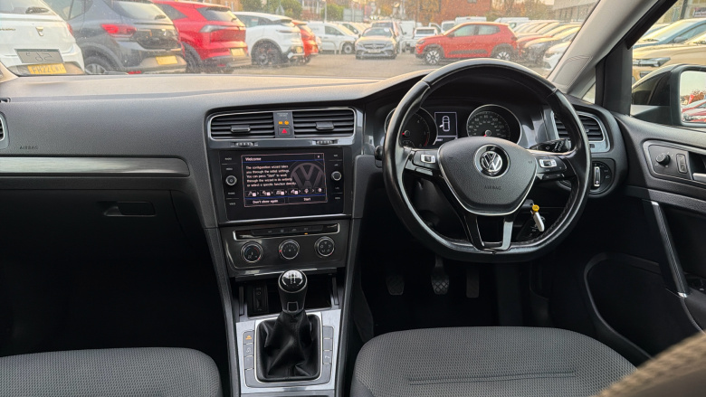 Volkswagen Golf 1.6 TDI SE [Nav] 5dr Diesel Hatchback